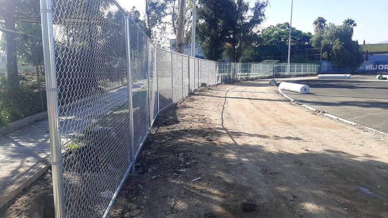 Video del proceso de instalación de malla ciclónica en Querétaro